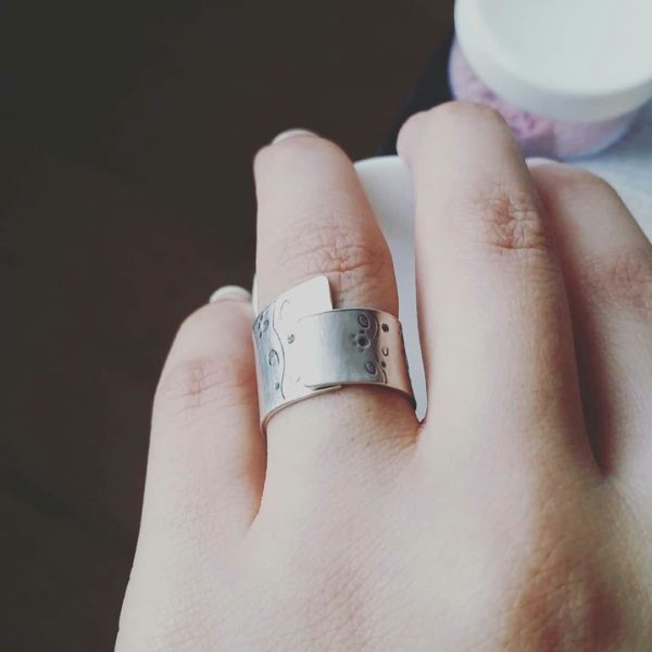 Sterling silver ring with chased details
